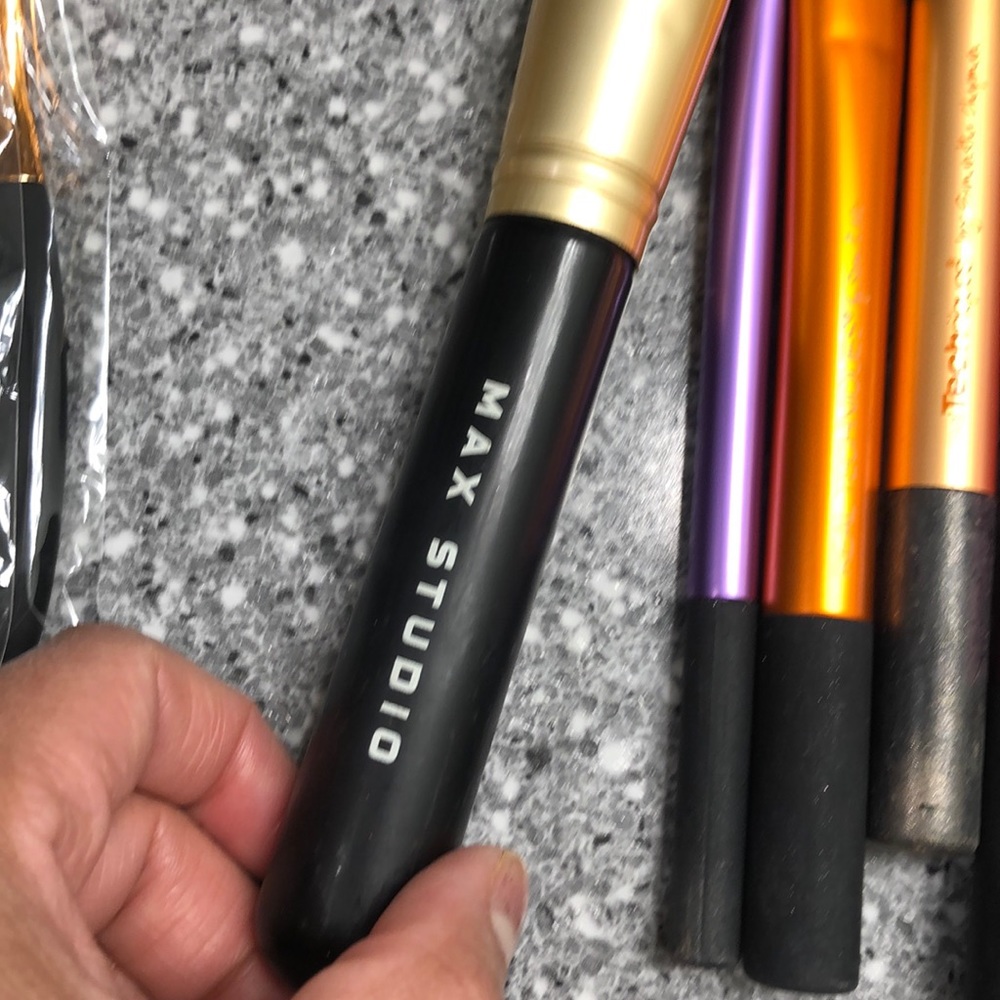 Makeup brushes bundle! - Picture 6 of 7